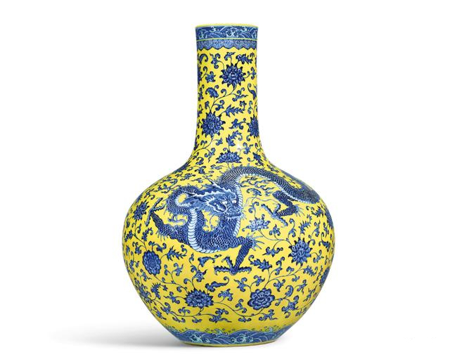 中国瓷器中的官窑“重器”，史上十大最贵天球瓶盘点-收藏头条