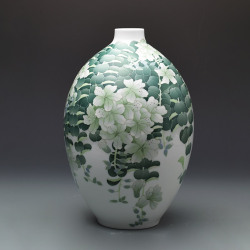 中国工艺美术大师 黄永平《绿色清香》橄榄瓶