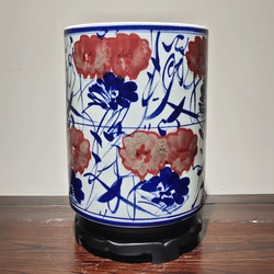 管桂玲《青花釉里红花卉纹笔筒》江西省工艺美术大师青花釉里红瓷瓶景德镇