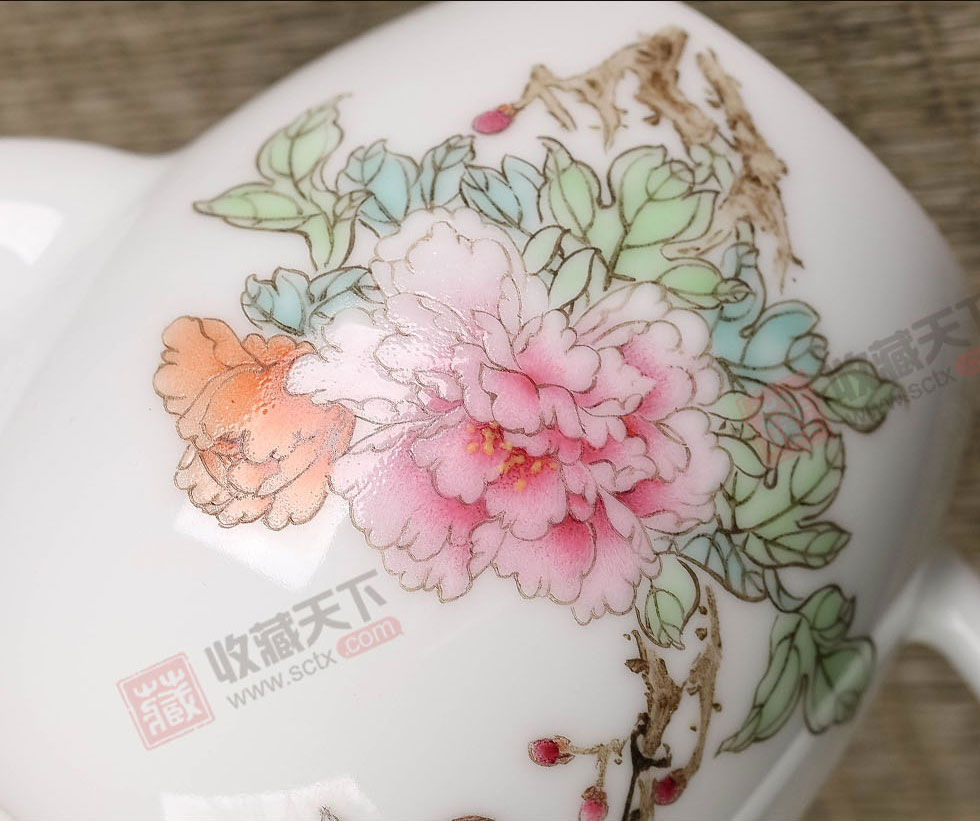 余景艳《花开富贵》景德镇粉彩瓷壶