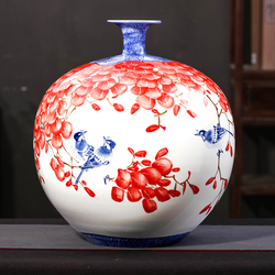 景德镇青花红彩瓷瓶《鸿运当头》