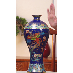 景德镇贴花珐琅彩鱼尾瓶《百鸟朝凤》宝石蓝